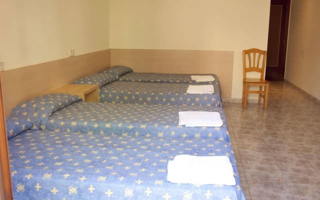 Hostal Bedmates - photo 3