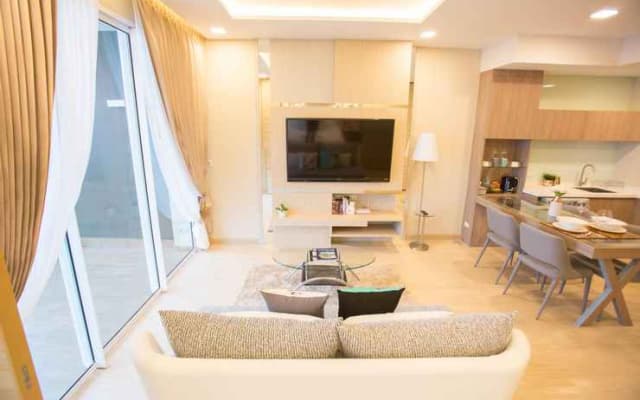 Cetus Beachfront Pattaya Condo - photo 2