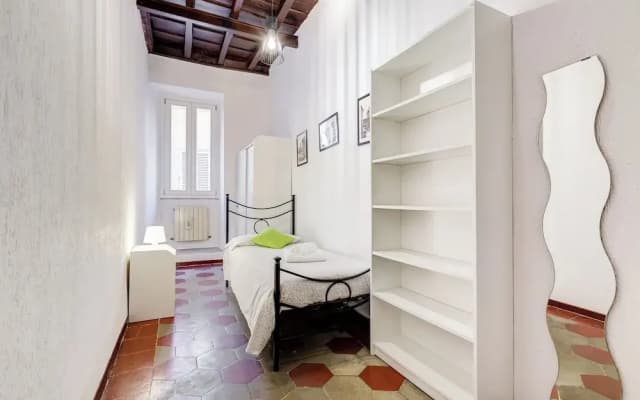 Spanish Steps Spacious Apartment - photo 4
