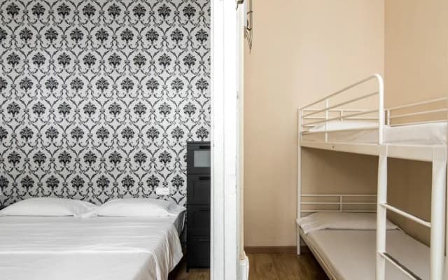 Barcelona Cosy Rooms - photo 3