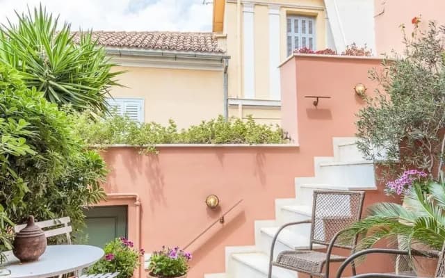 Modern House in Plaka - photo 4