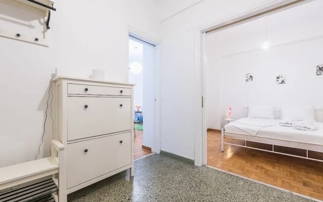 Spacious and Stylish Home in Central Athens by Cloudkeys - photo 4