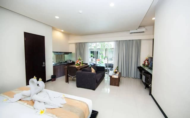 Sunset Mansion - photo 4