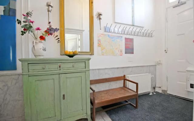 Cozy Jordaan canalhouse near Anne Frank House - photo 2