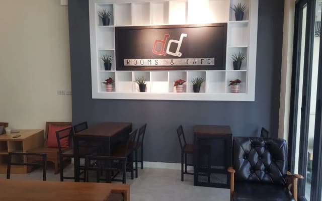 Double D Rooms & Cafe - photo 4