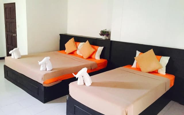 Benetti Lodge Guesthouse Patong - photo 5
