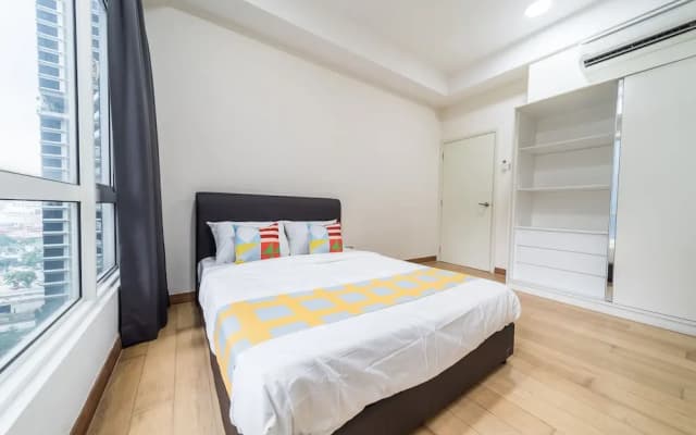 OYO Home 89449 Fancy 2 Bedroom Crest Residence - photo 3