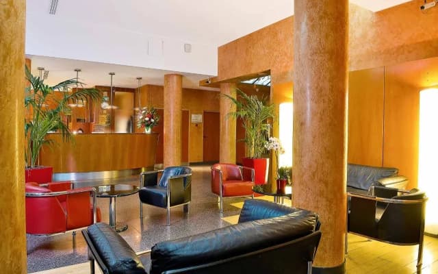 Opera Cadet Hotel - photo 2