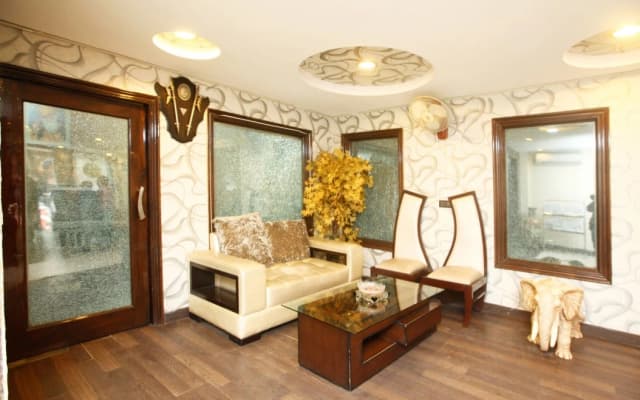 Anand Hotel With banquet hall Karol Bagh - photo 2