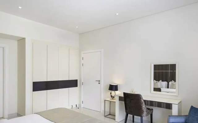 LUX The Bays Edge Canal View Suite - photo 2