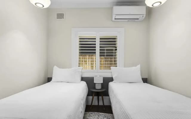 Comfy 2-bed Apartment With A/C Throughout - photo 3
