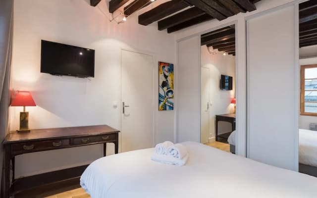 Temple - Le Marais Apartment - photo 3