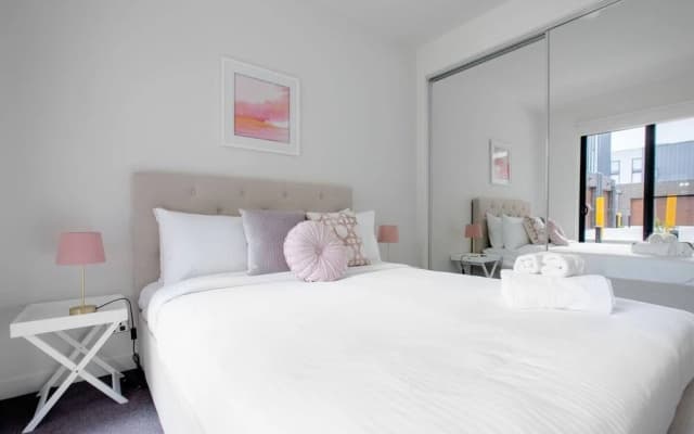 Designer Warm Home@mooneeponds+parking/wifi - photo 5
