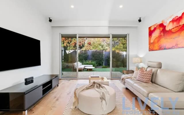 Hillside Luxe With Spa Bay Views - photo 3
