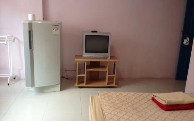 Friendly Guesthouse - photo 2