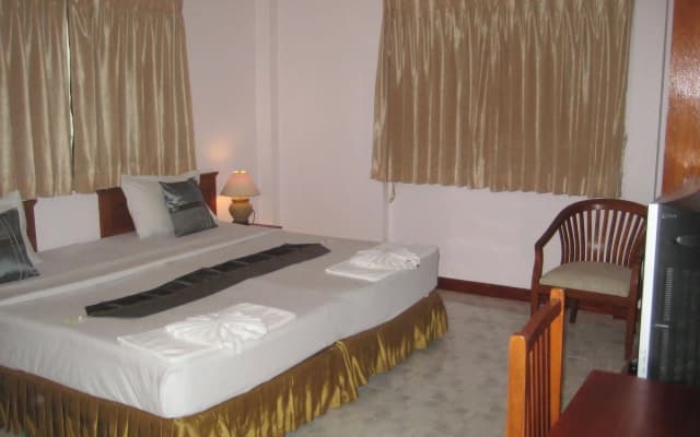 OYO 288 The Minotel Hotel - photo 4