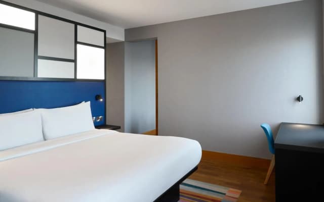 Aloft by Marriott London Excel - photo 2