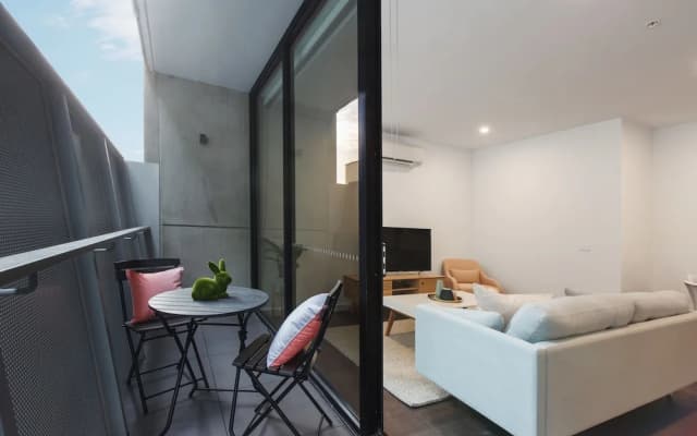 Harvard Apartments by Ready Set Host - photo 3