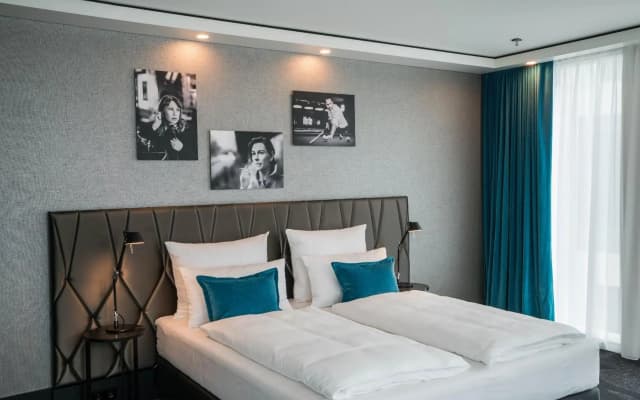 Motel One Berlin-Upper West - photo 4