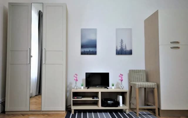 City Castle Aparthotel - photo 5