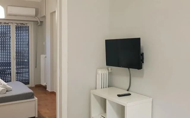 Calming Apt In Koukaki - photo 3