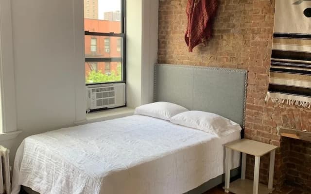 Manhattan Private Bedroom Hostel - photo 4