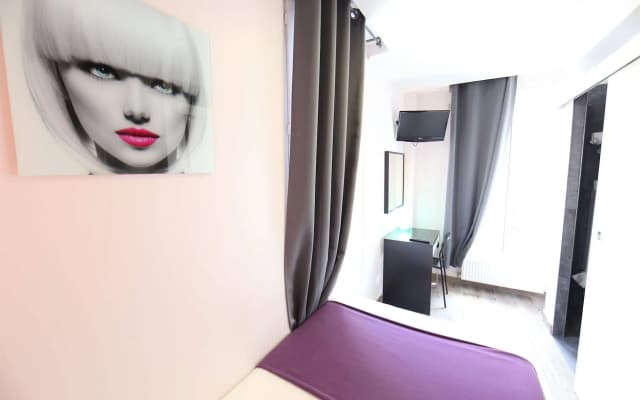 Sweet Hotel - photo 2