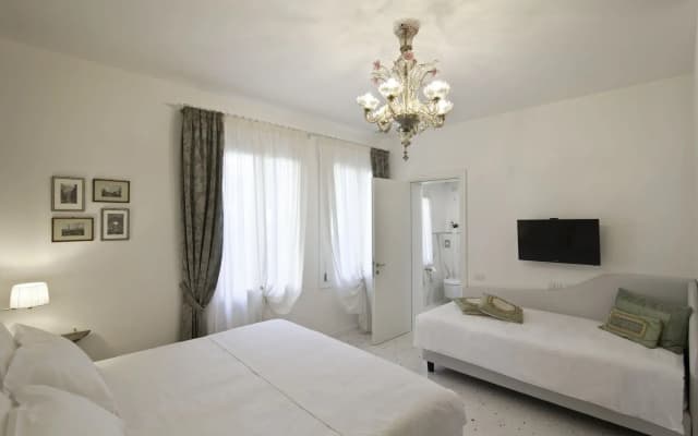 Chiara Lodge - photo 5
