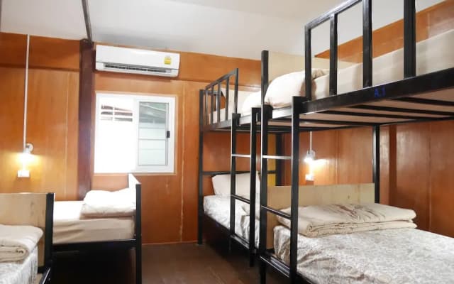 Lanta Chaolay Hostel - photo 4