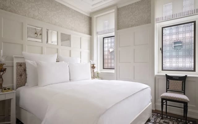 At Sloane - photo 4