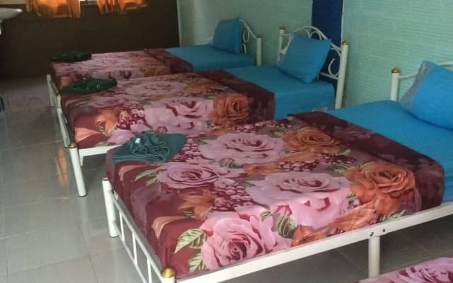 Supreeya Guesthouse - Hostel - photo 5