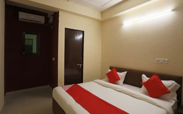 Hotel 2 Yaars by OYO Rooms - photo 4