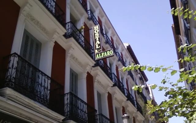 Hostal Alfaro - photo 2