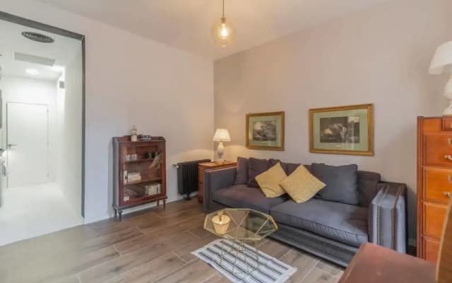 Bright & Compact One Bed Apartment in Malasaña - photo 5
