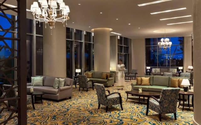 Shangri-La Apartments - photo 2