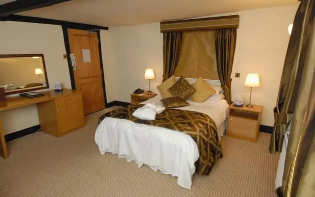 The Barn Hotel - photo 2