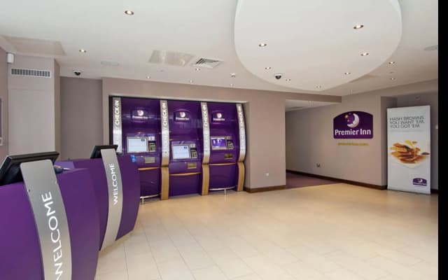 Premier Inn London Ealing - photo 4