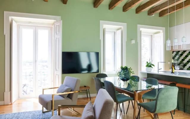 Lisbon Panoramic View -3Bedrs+3Baths+ Balconies+AC - photo 2