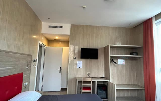Hotel Midway - photo 3