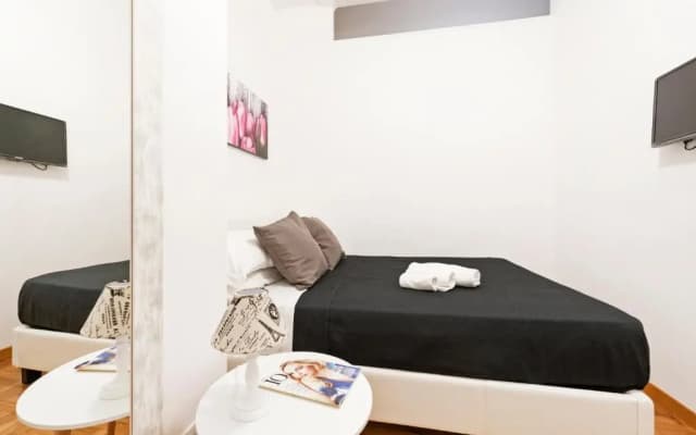 White Flat Labicana - photo 2