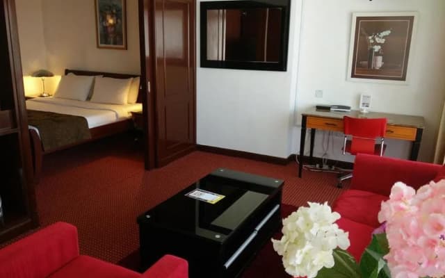 1Imbi Suites Times Square - photo 4