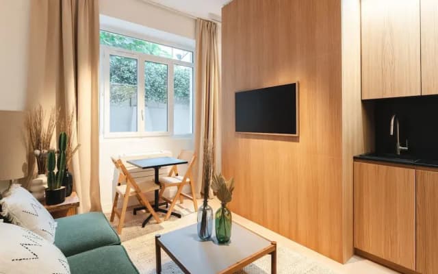 AC Apartment With Terrace in the Center of Paris - photo 3