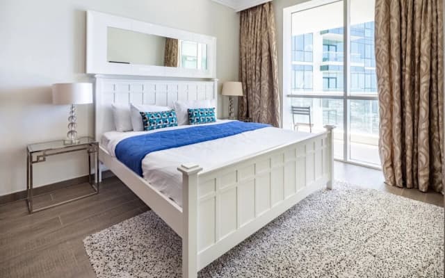 Astounding 3BR Apartment w/ Sea & Marina Views! - photo 3