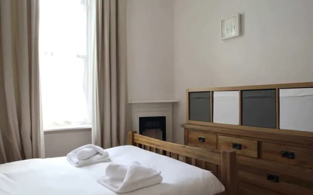 Central and Spacious 2 Bedroom Flat With Garden - photo 4