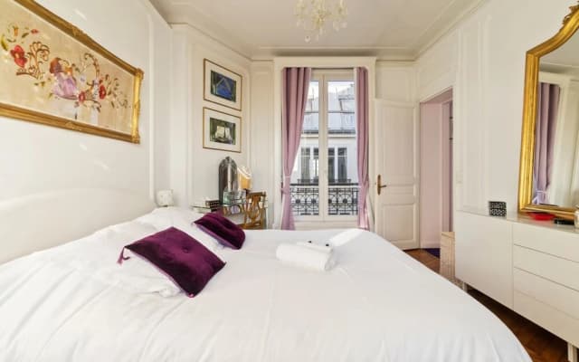 Stylish Vintage 3BR Apartment in Le Marais by GuestReady - photo 4