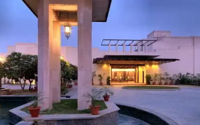 Regenta Hotel and Convention Centre - photo 4