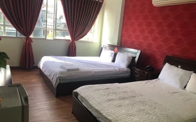 Long Son Hotel - photo 4