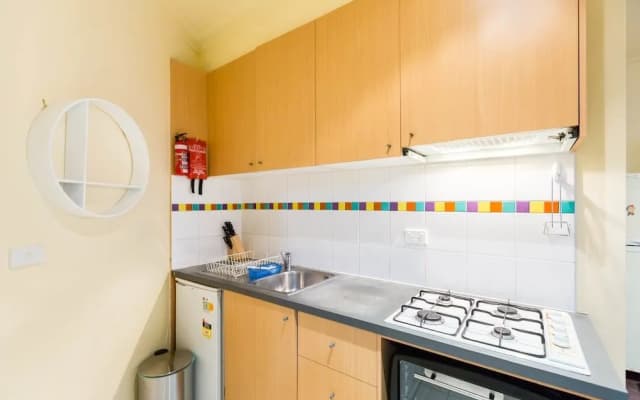 ELIZA, 2BDR Melbourne Apartment - photo 4