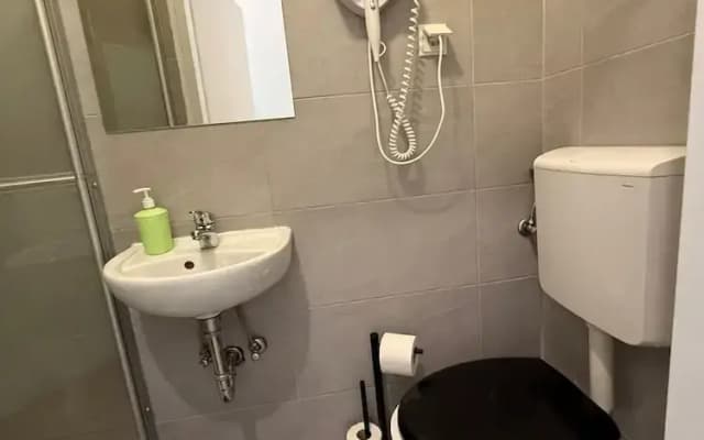 Value 1BR Apt Close to Westbahnhof - photo 4