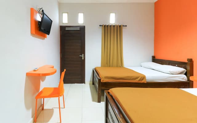 Hotel Warta Putra - photo 2